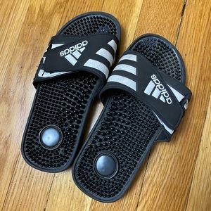 Adidas youth flip flops